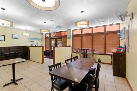 382 Thames Street Bristol RI 02809