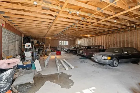 382 Thames Street Bristol RI 02809