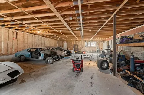 382 Thames Street Bristol RI 02809