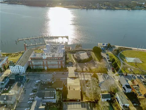 382 Thames Street Bristol RI 02809