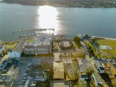 382 Thames Street Bristol RI 02809