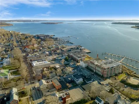 382 Thames Street Bristol RI 02809