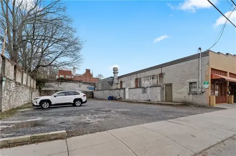 382 Thames Street Bristol RI 02809