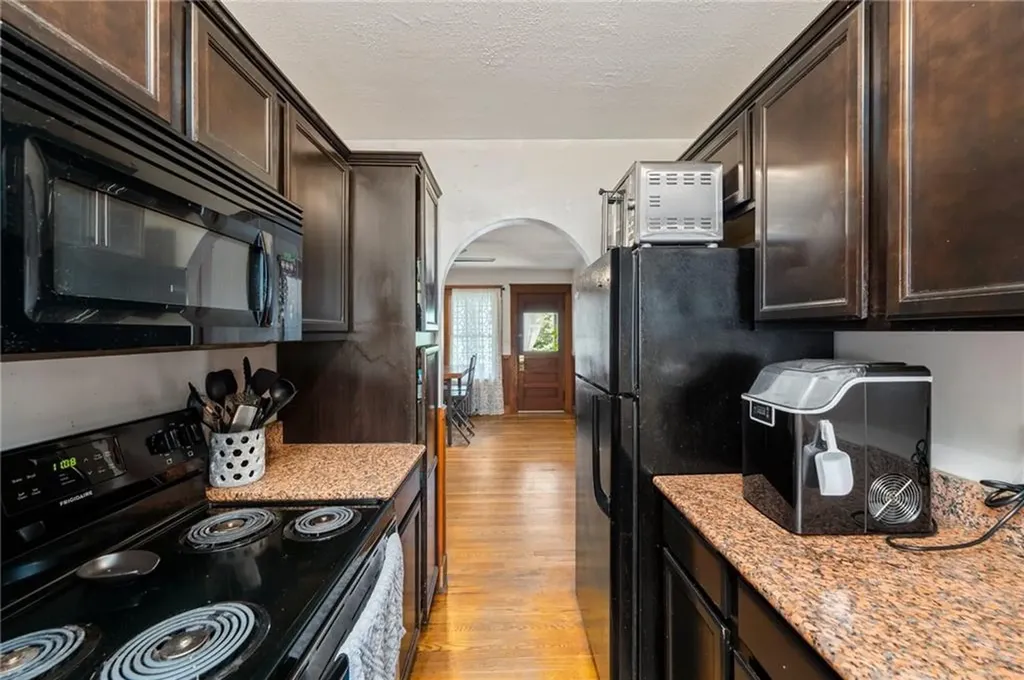141 Read Avenue Coventry RI 02816