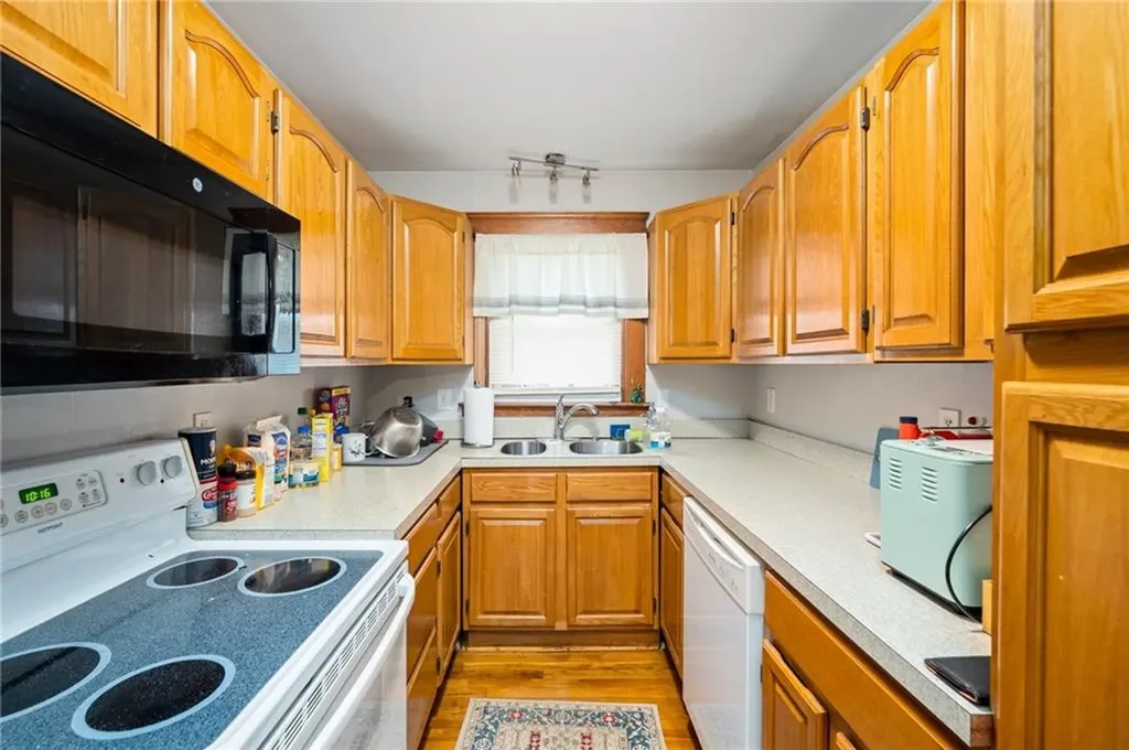 141 Read Avenue Coventry RI 02816