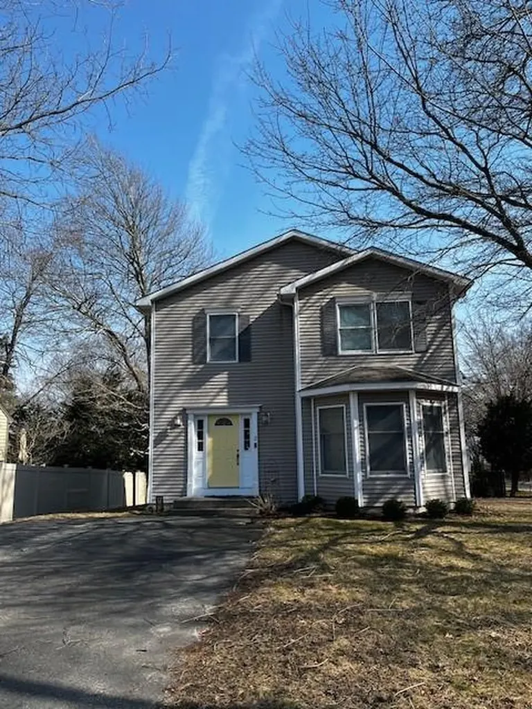 2 Lafayette Drive Bristol RI 02809