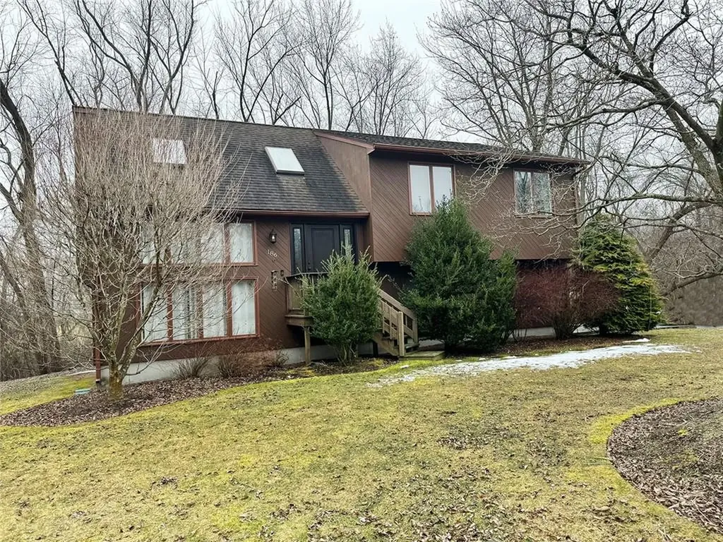 186 N Country Club Drive Warwick RI 02888