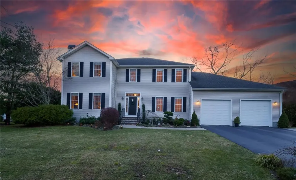 39 Bluebird Lane Cranston RI 02921