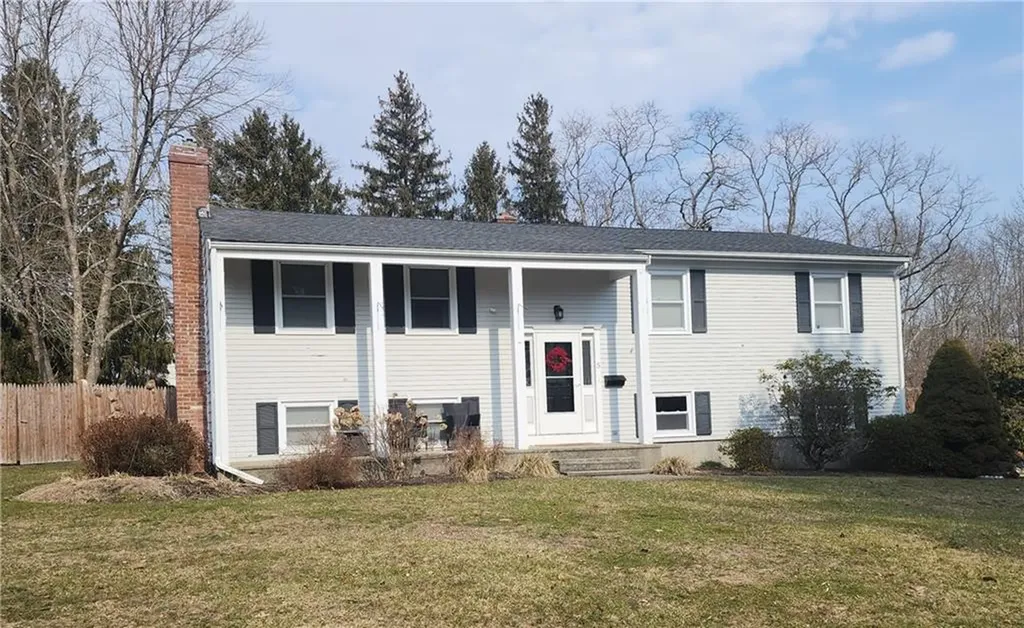 5 Burke Road Bristol RI 02809