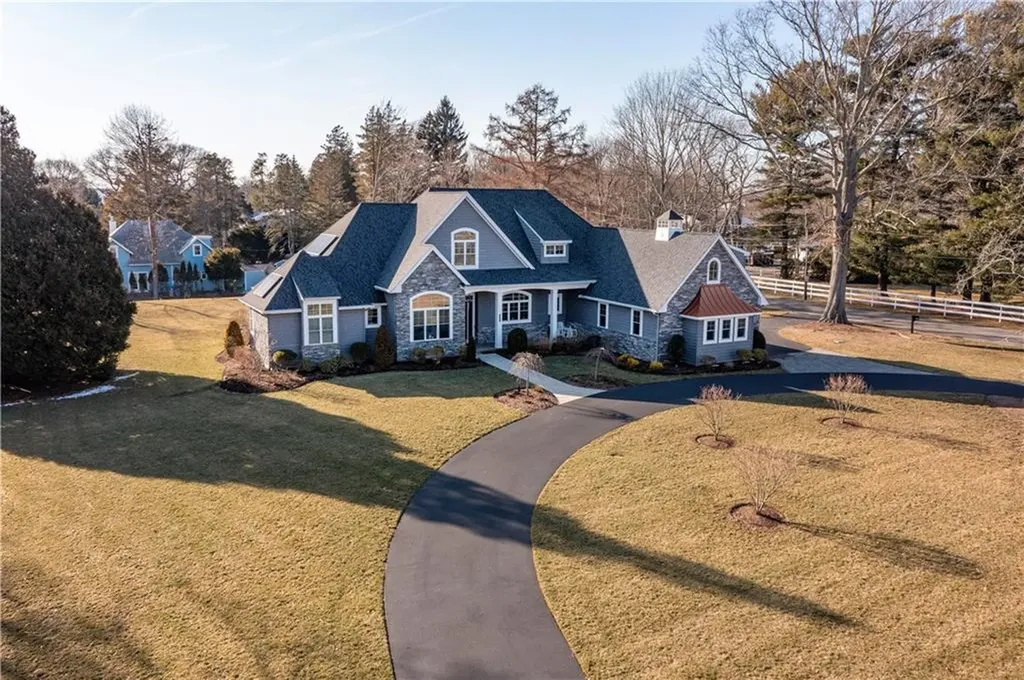 1007 Warwick Neck Avenue Warwick RI 02889