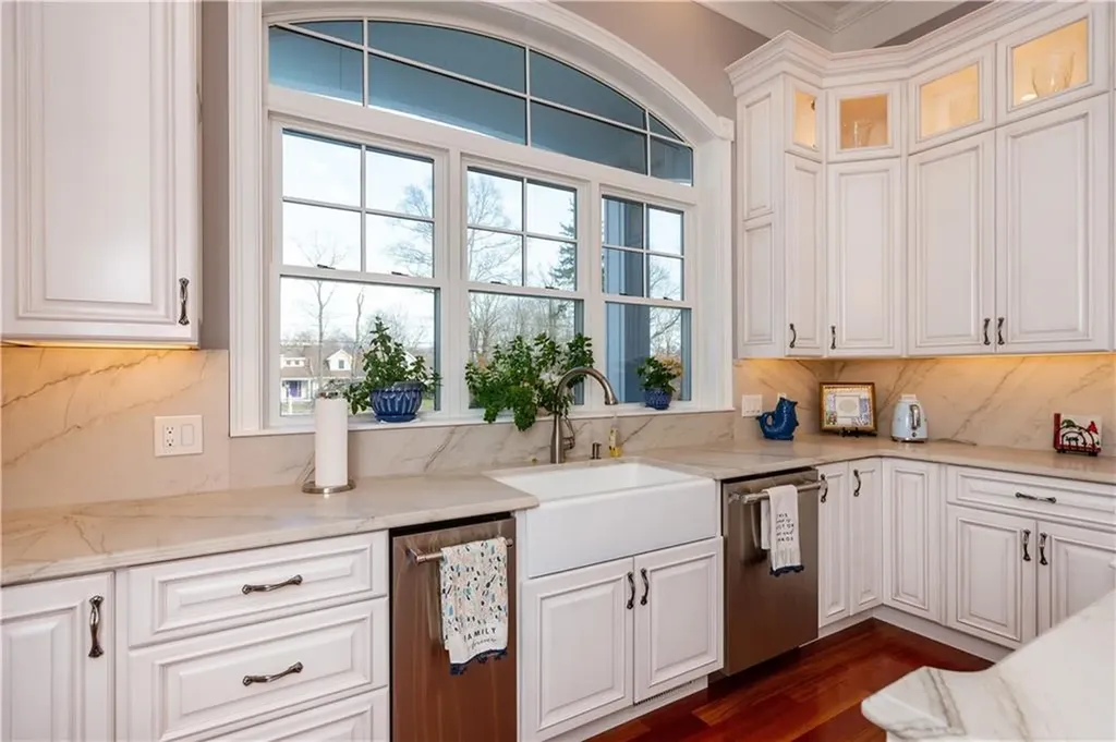 1007 Warwick Neck Avenue Warwick RI 02889