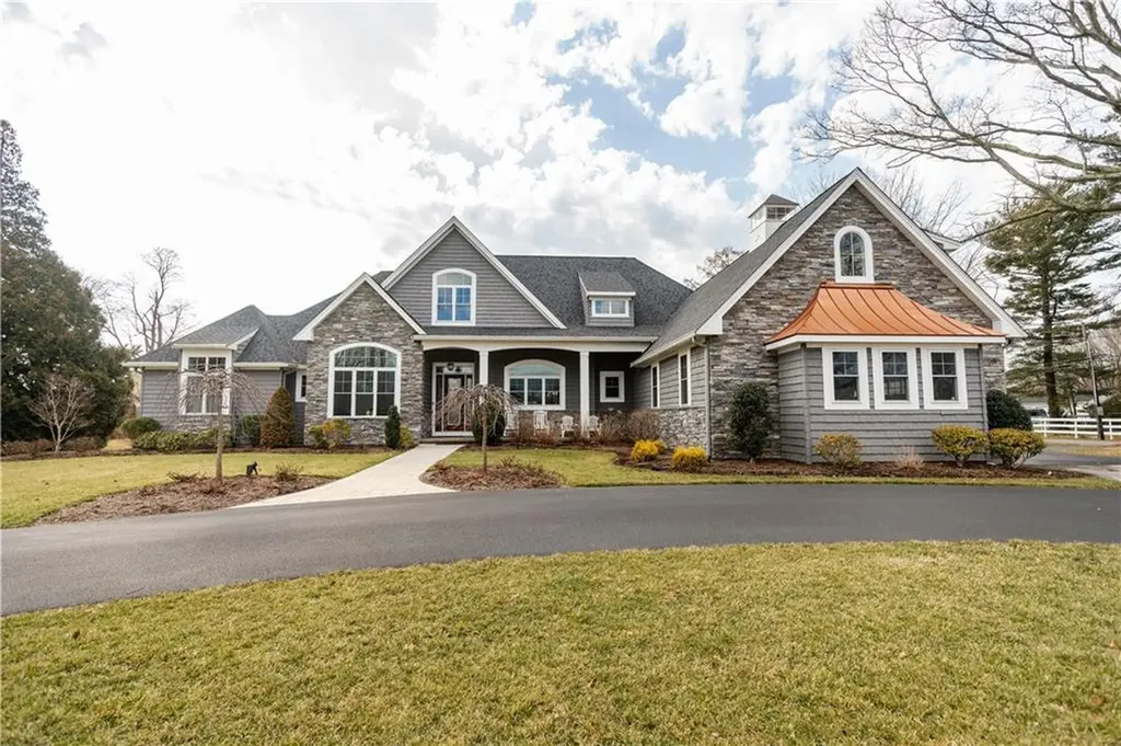 1007 Warwick Neck Avenue Warwick RI 02889
