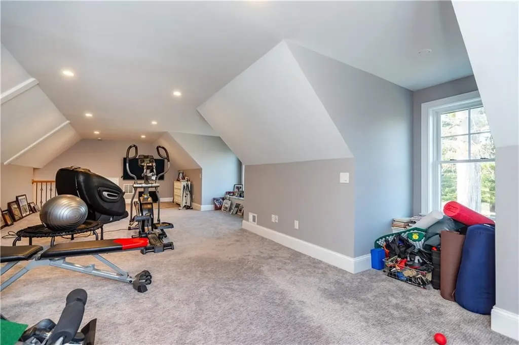 1007 Warwick Neck Avenue Warwick RI 02889