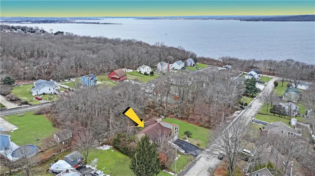 195 Kaufman Road Tiverton RI 02878