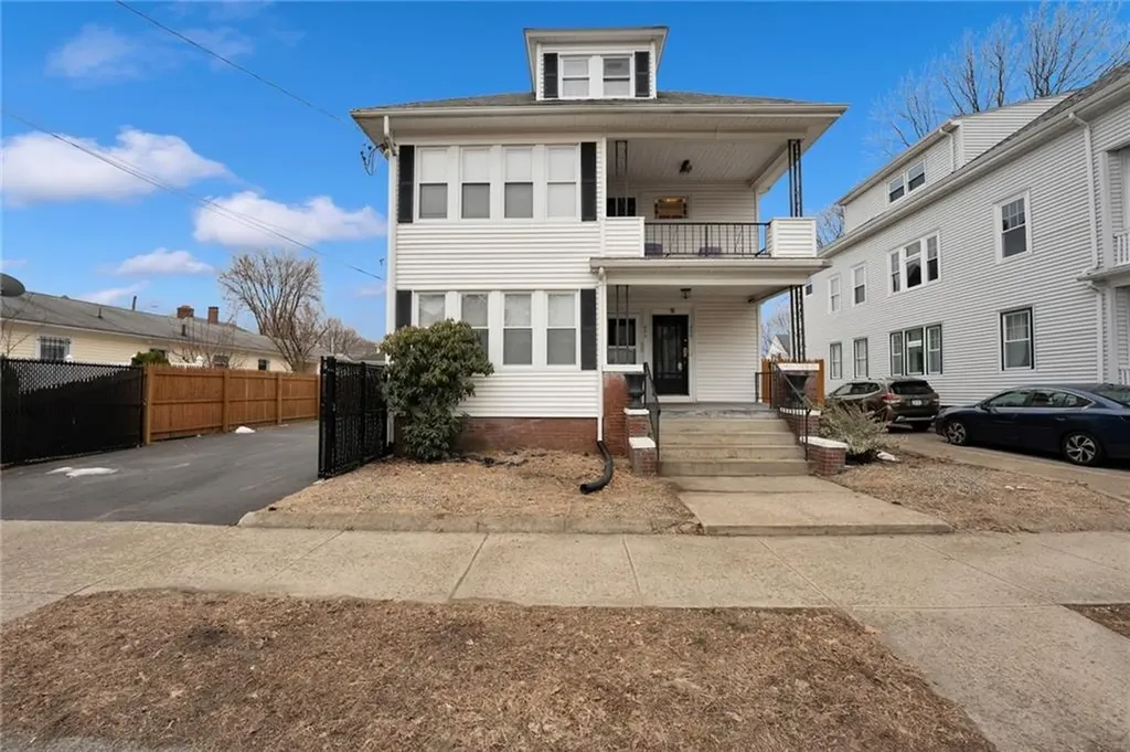 464 Academy Avenue Providence RI 02908