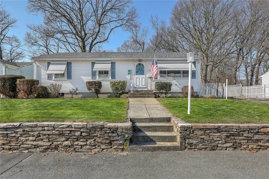 125 Adrian Street Warwick RI 02886
