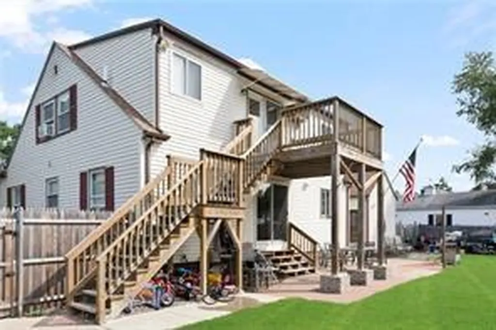 8 Ward Avenue North Providence RI 02904