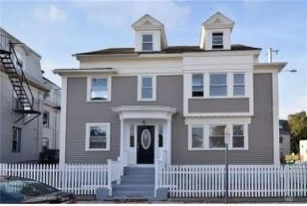 59 Elmwood Avenue Providence RI 02907