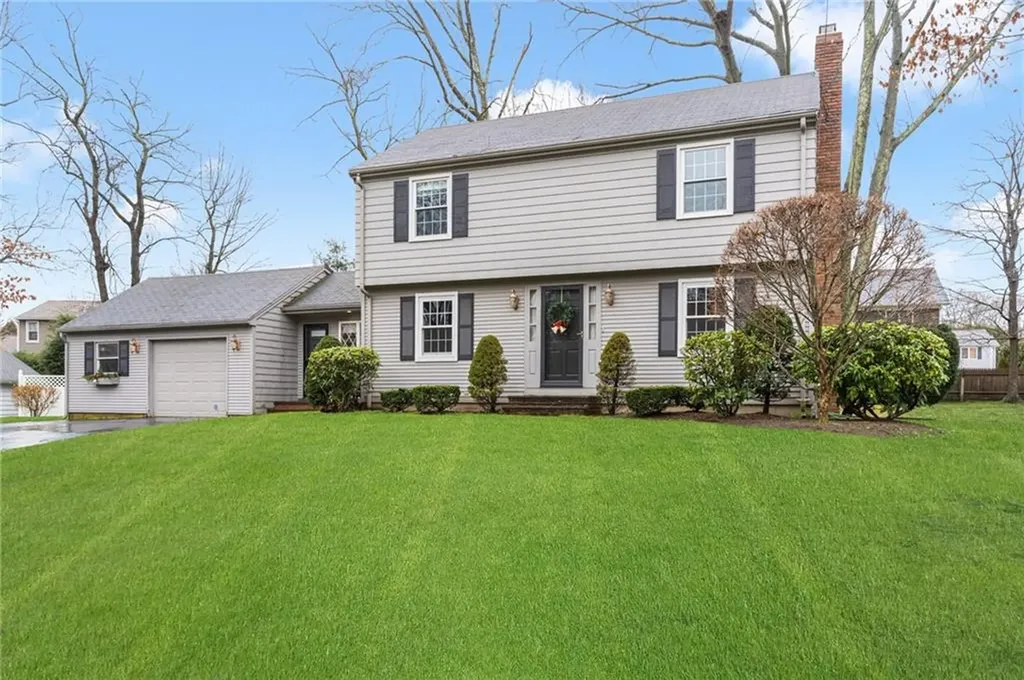 34 Tomahawk Trail Cranston RI 02921