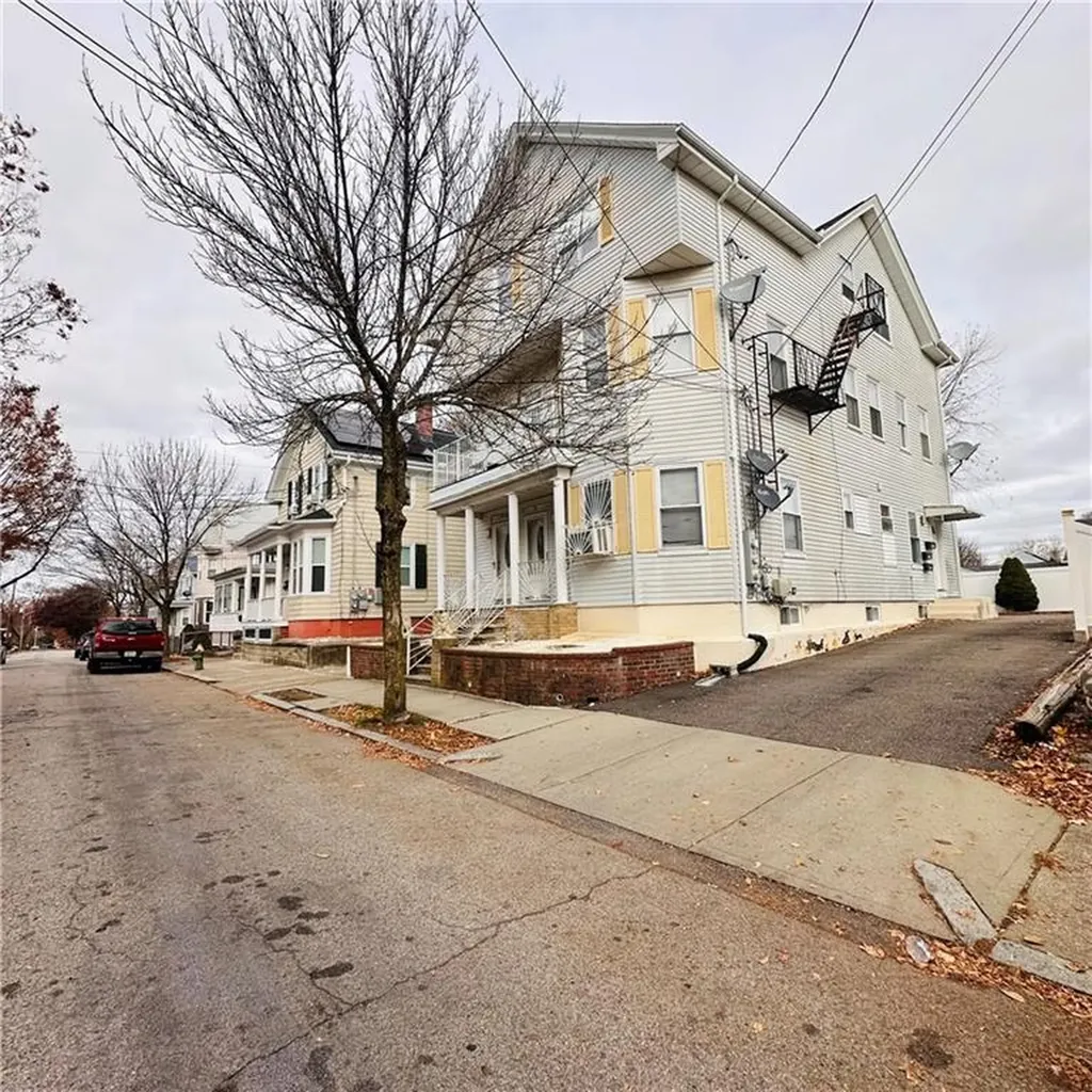 21 Winthrop Avenue Providence RI 02908