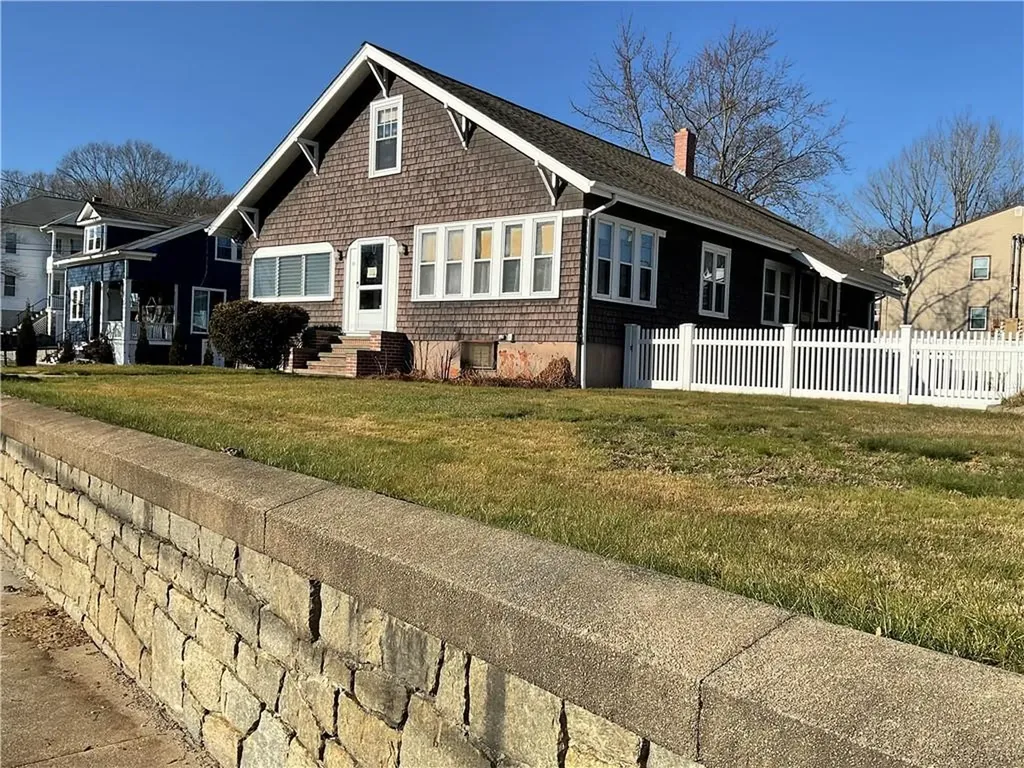 71 Shippee Avenue West Warwick RI 02893