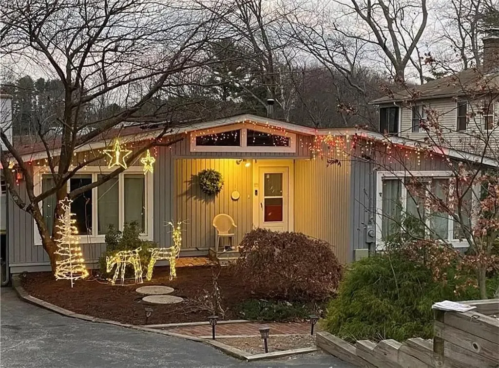 127 Indian Run Trail Smithfield RI 02917