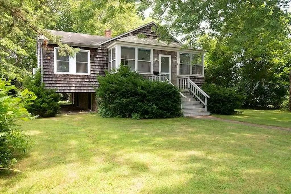63 Benson Avenue Westerly RI 02891