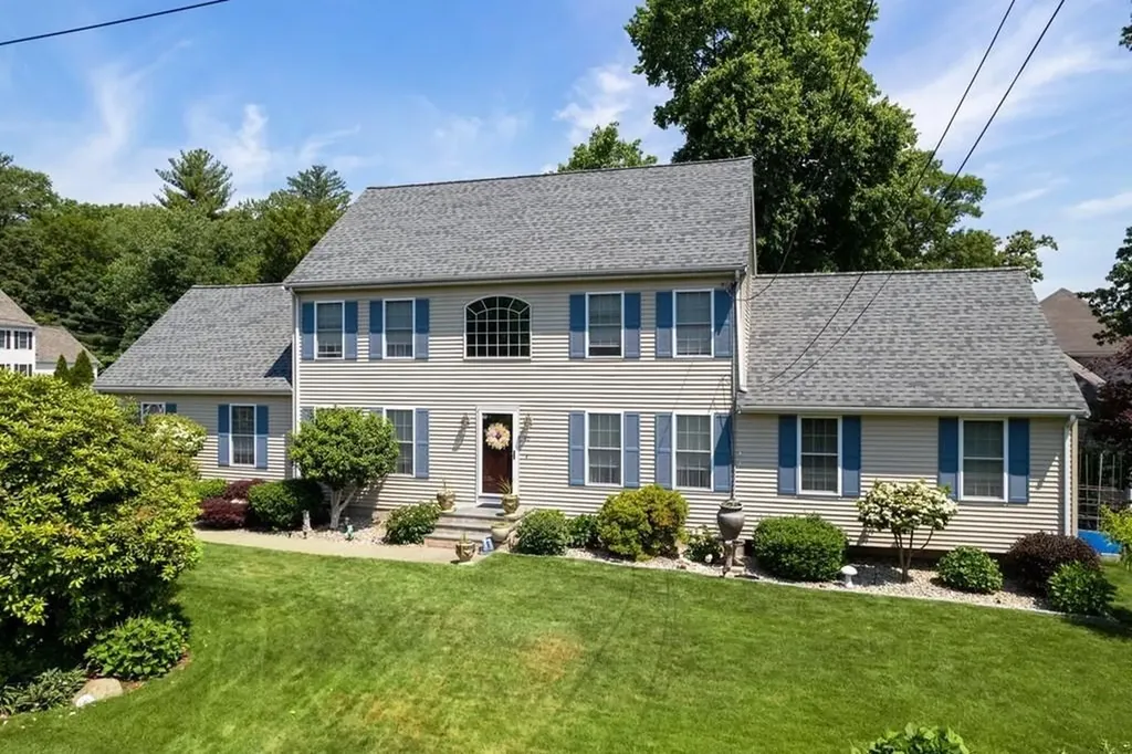 40 Emerald Lane Attleboro MA 02703