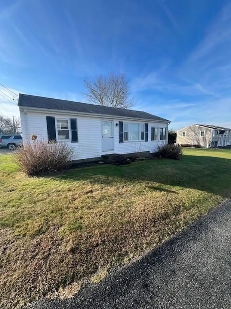 2 Robertson Road Narragansett RI 02882