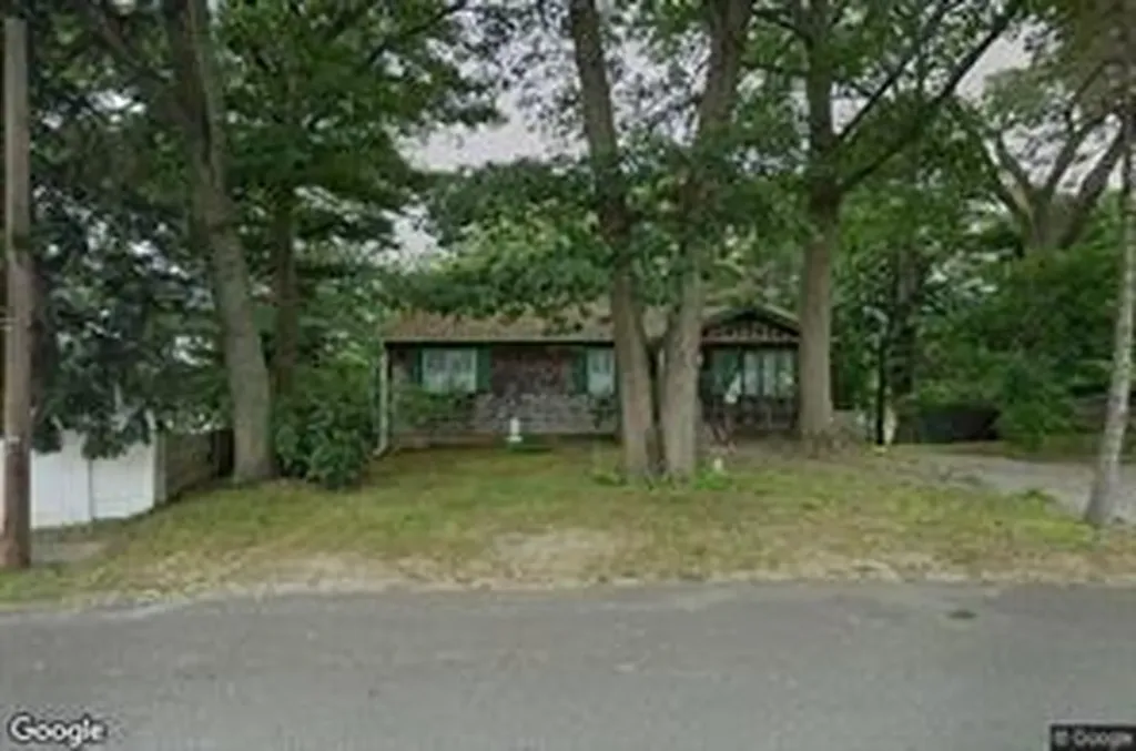 43 Lakeside Avenue Cranston RI 02910