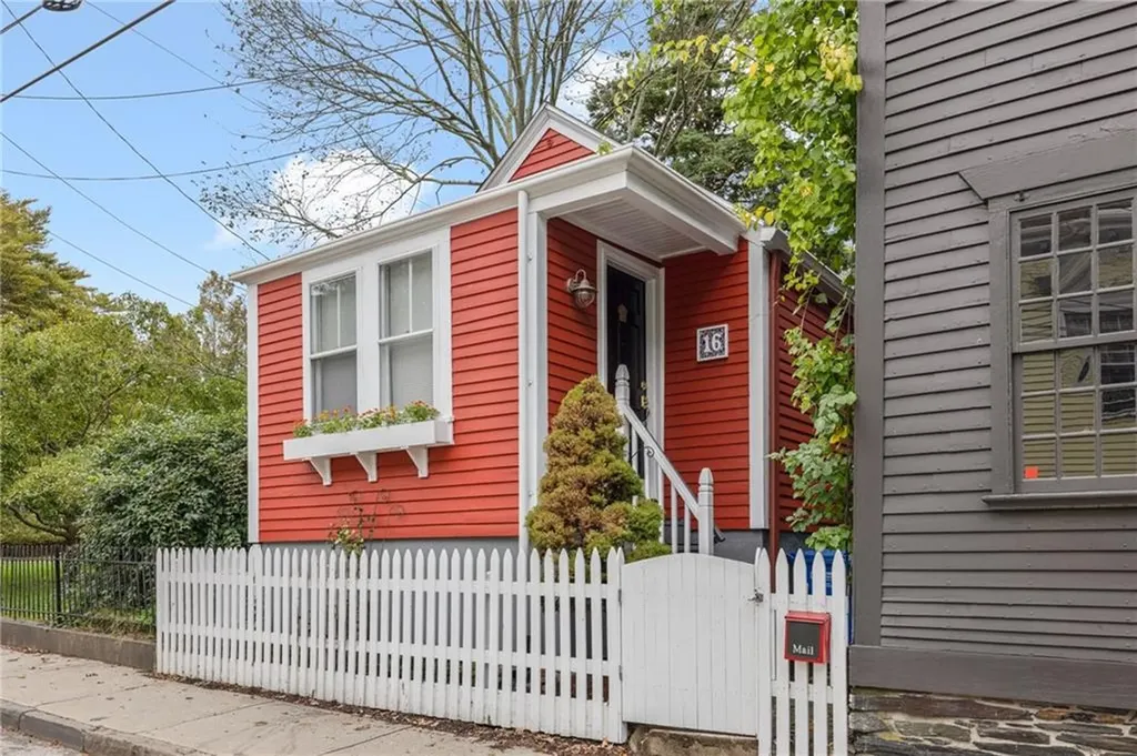 16 Thames Street Newport RI 02840