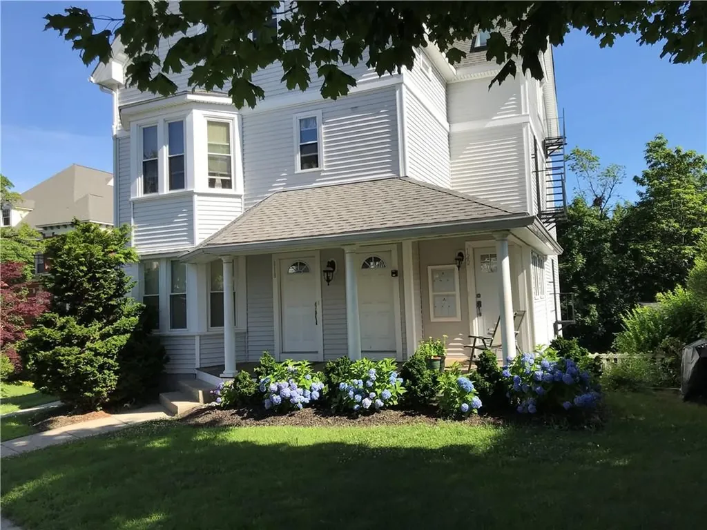 118 Carrington Avenue Woonsocket RI 02895