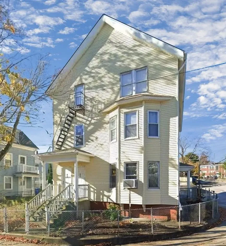 85 Cleveland Street Pawtucket RI 02860