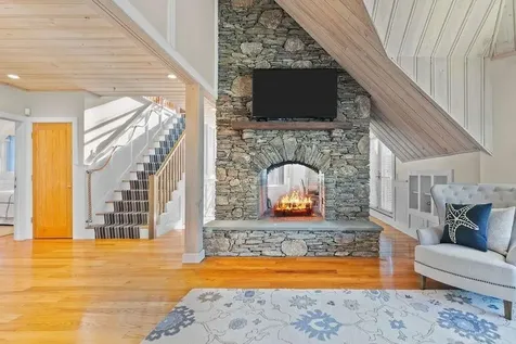 125 Corys Lane Portsmouth RI 02871