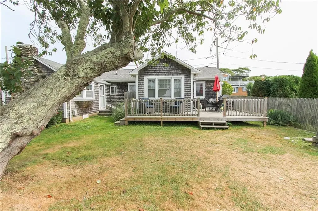 79 Crest Street Middletown RI 02842