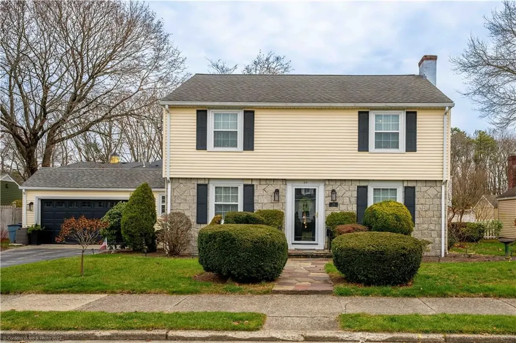 28 Wilton Avenue Pawtucket RI 02861
