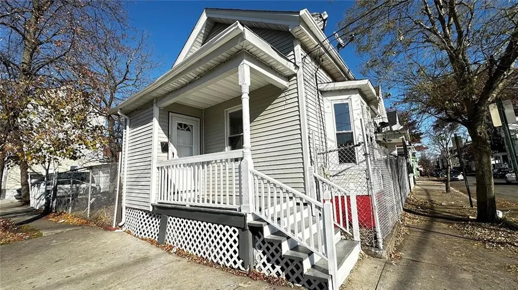 163 Colfax Street Providence RI 02905
