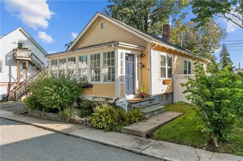 4 Findlay Place Newport RI 02840