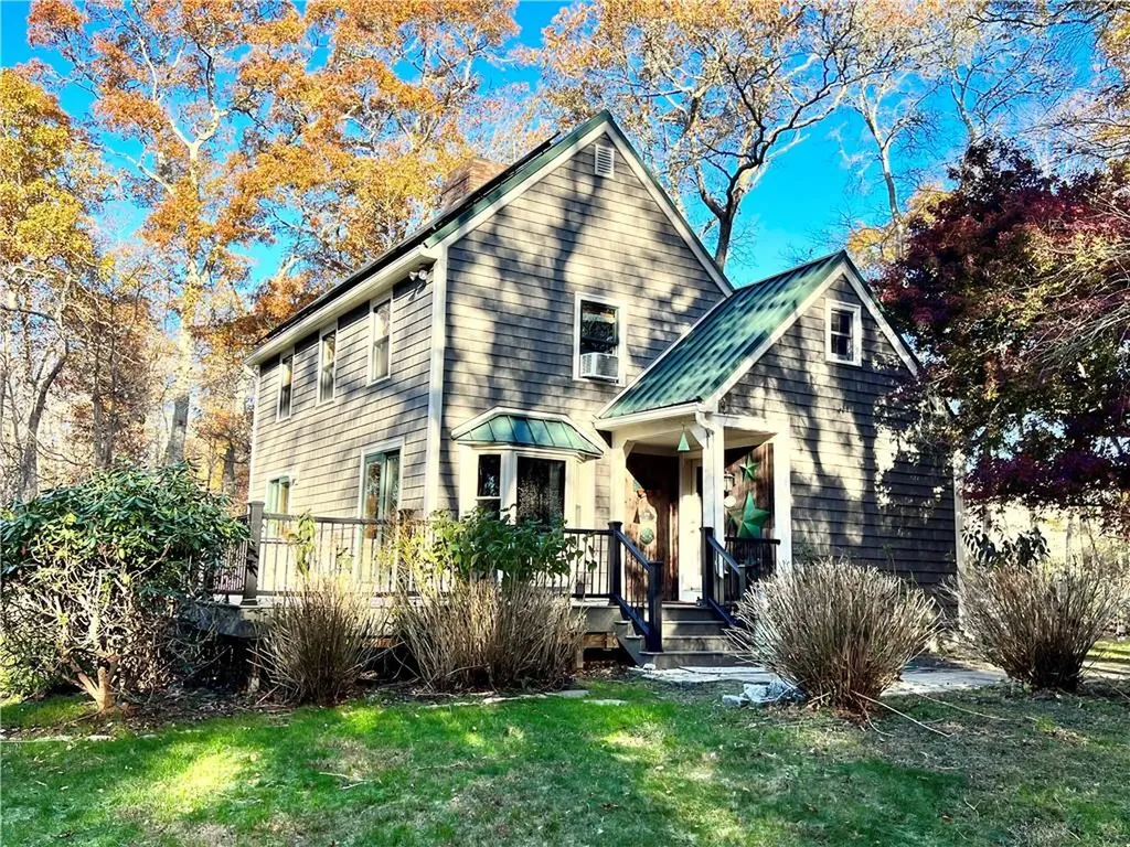 579 East Road Tiverton RI 02878