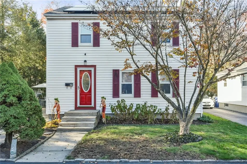 29 Thor Place Warwick RI 02888