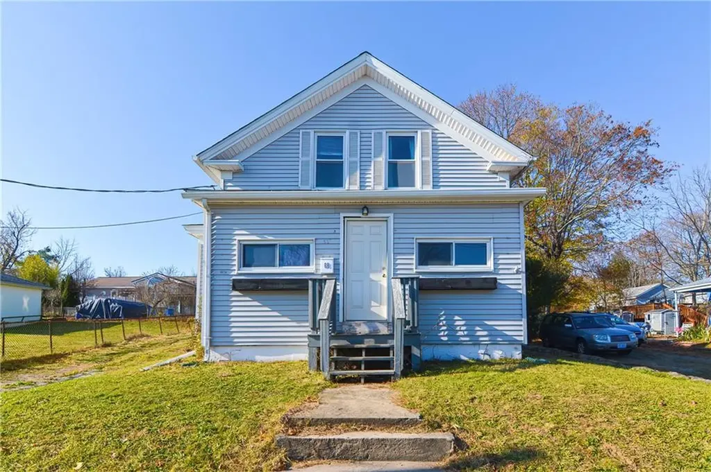 68 Read Avenue Coventry RI 02816
