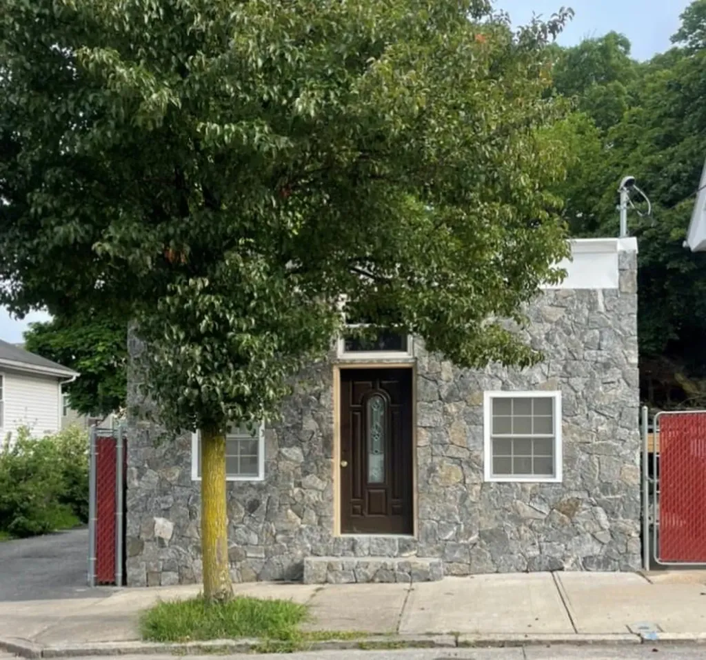 32 Ledge Street Providence RI 02904