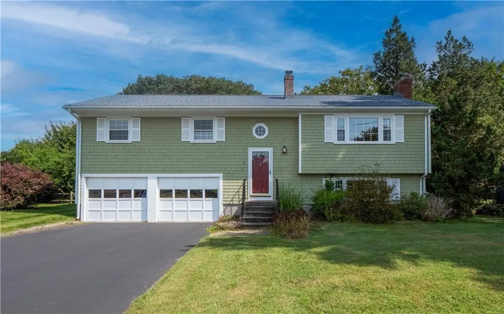 3 Wedgewood Drive Middletown RI 02842