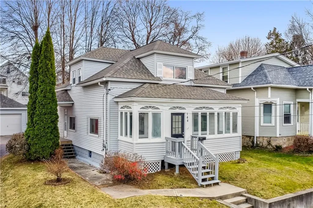 144 Grand Street Woonsocket RI 02895
