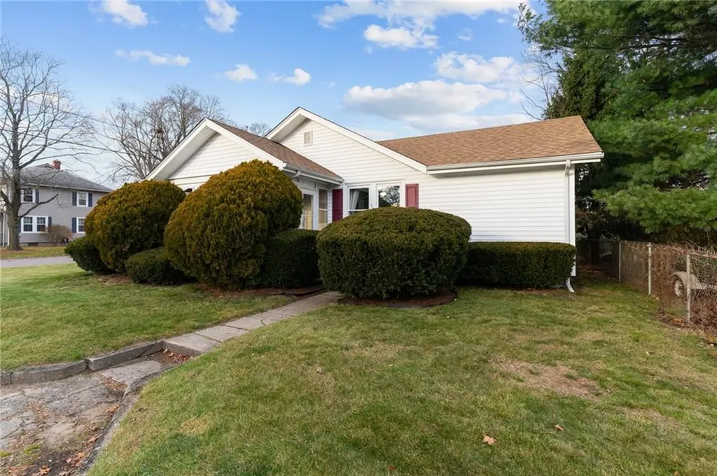 101 Hillard Avenue Warwick RI 02886