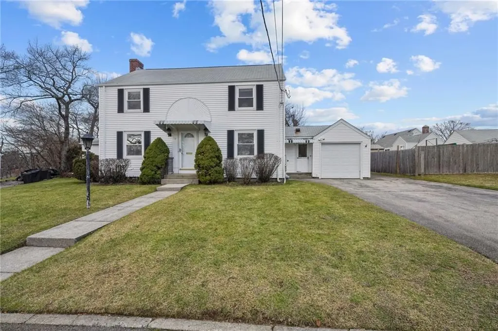 13 Bigelow Circle Warwick RI 02888