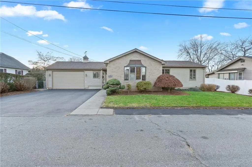 219 Irving Road Warwick RI 02888