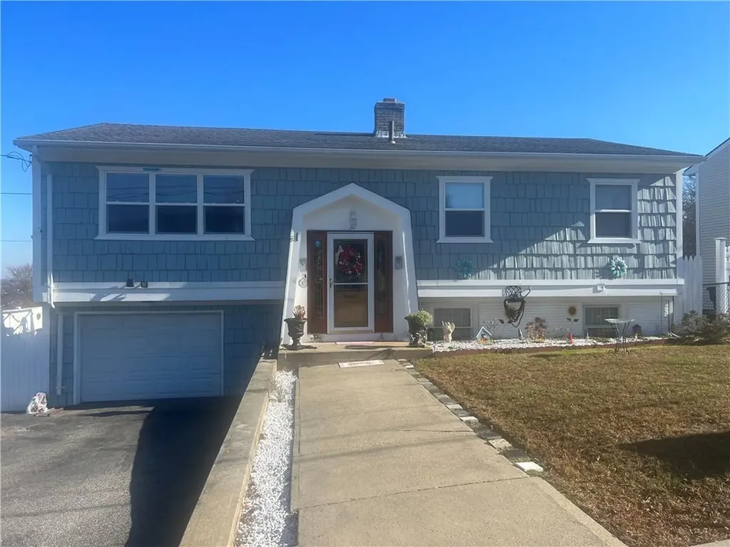 30 Lecia Drive Providence RI 02909
