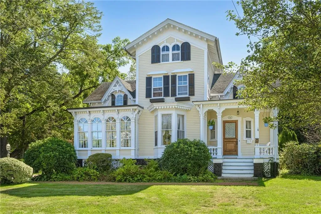 53 Jennys Lane Barrington RI 02806