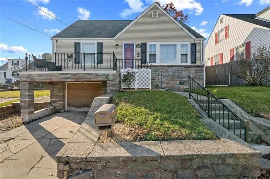 15 Fillmore Street Pawtucket RI 02860